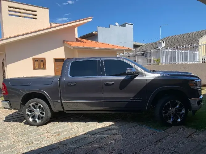 Ram 1500 Limited 5.7 CD 4X4 Aut. 2023
