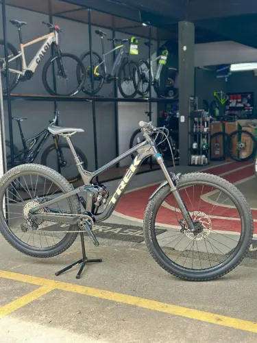 Trek Slash 9.7 2023