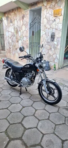 Intruder 125 - Baixa quilometragem