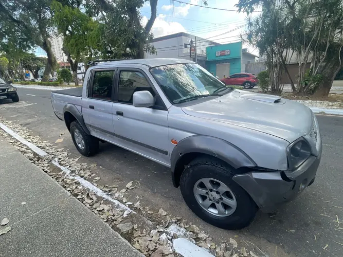Mitsubishi L200 Outdoor HPE 2.5 4X4 CD T.dies. Mec. 2011