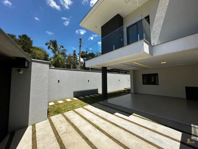 Casa de alto padrão à venda em esquina com 3 suítes, suíte master com closet e banheira, p