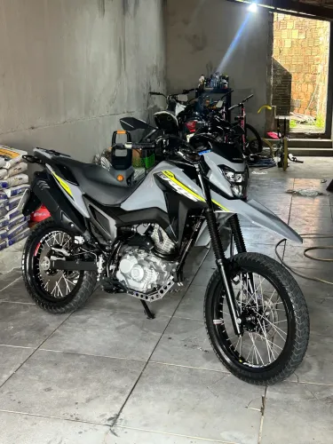 Bros 160 em estado de zero 