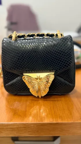 Vendo bolsa pequena da marca Schütz 