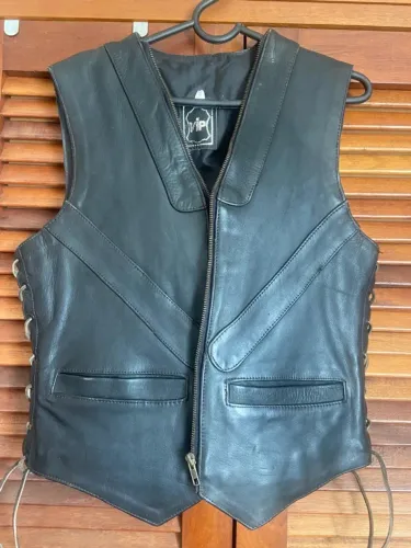 Colete de Couro Legítimo Preto Vintage - Estilo Motociclista