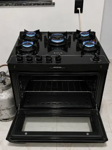 Fogão elétrico em excelente estado