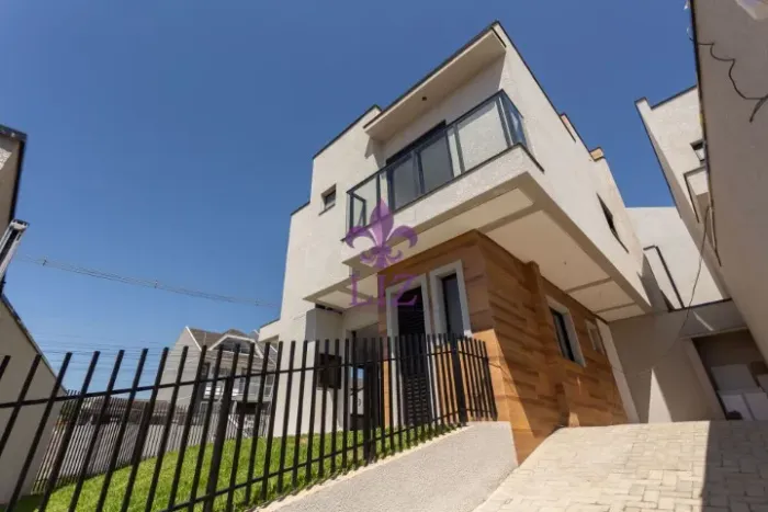 Excelentes sobrados à venda em ótima localização, no Atuaba