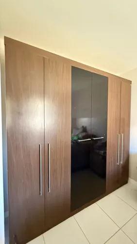 Guarda roupa seis portas