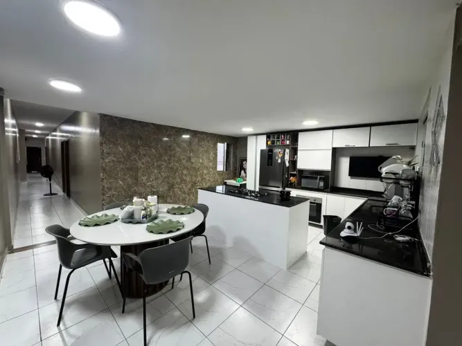Apartamento para aluguel tem 85 metros quadrados com 4 quartos em Jurunas - Belém - PA