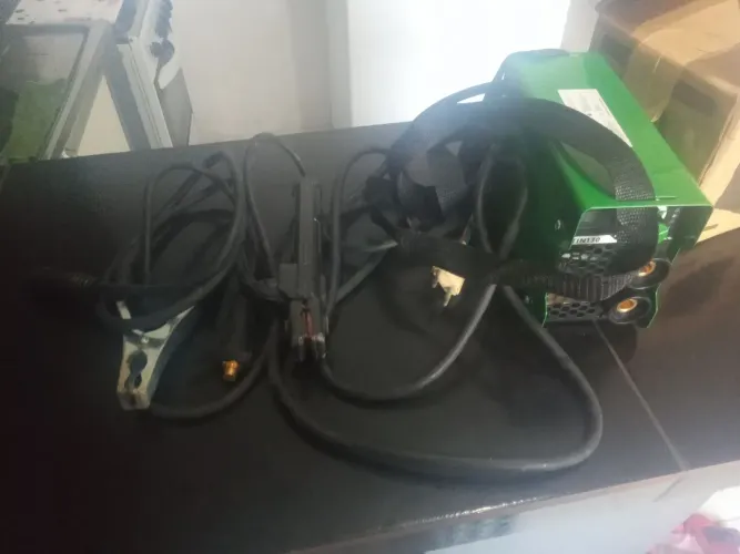 Máquina de solda eletrodo revestido 130 amperes