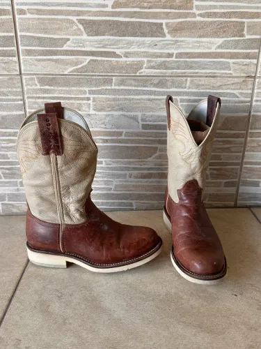 Bota de couro legítimo Goyazes TAM 36/37