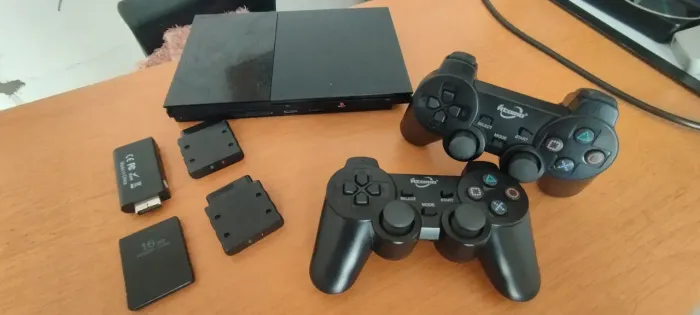 Playstation 2 (PS2) Slim - Desbloqueado (muito conservado)