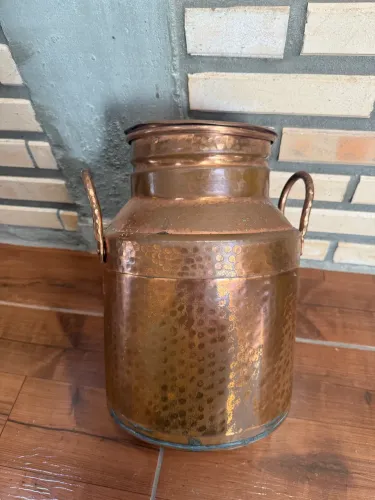 Leiteira de cobre antiga 10 litros ( obs tampa)
