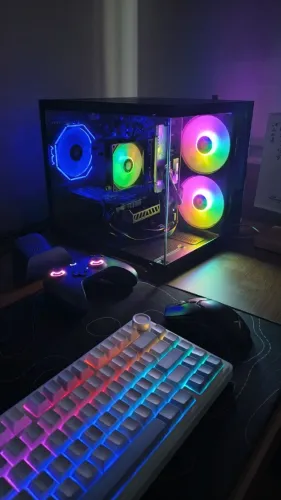 PC Gamer / Ryzen 3 + GTX 950