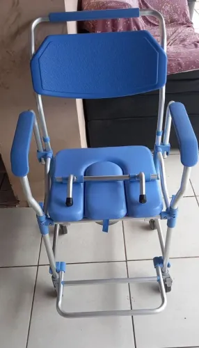 CADEIRA HIGIÊNICA PARA BANHO SEMINOVA !!!
