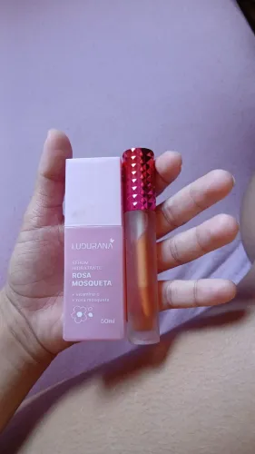Sérum facial e gloss volume labial