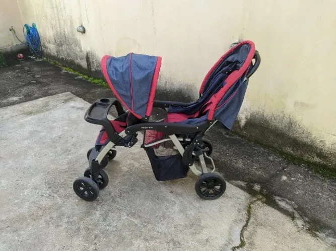 Carrinho para bebê gêmeos por R$ 850