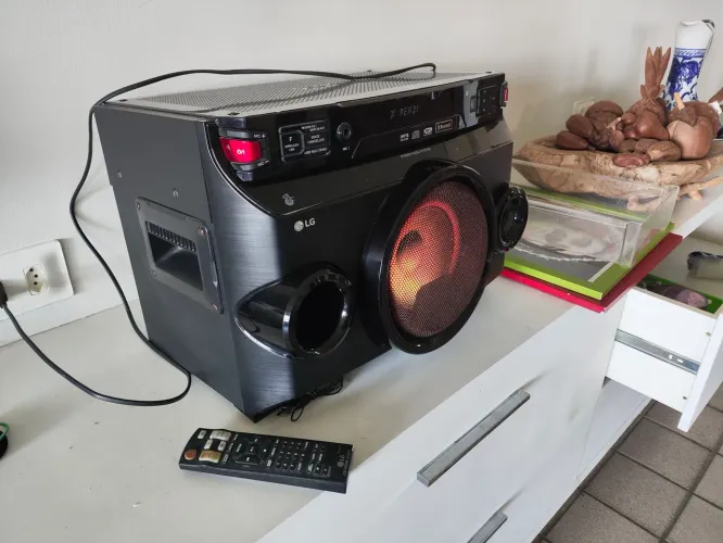 Mini System LG Xboom OM4560 200W RMS - Bluetooth e USB (Perfeito Estado)