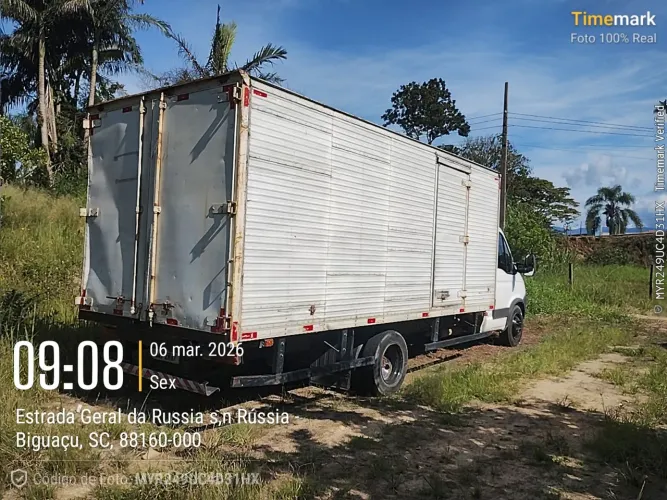 Vende-se baú Iveco Daly