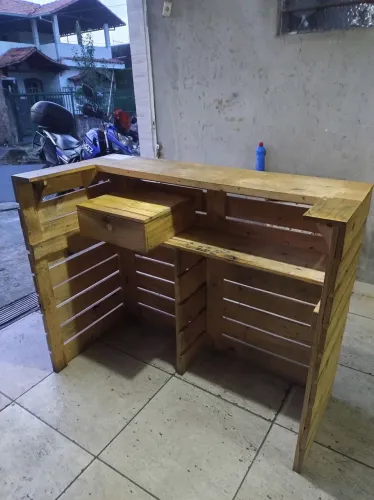 Caixa comercial em madeira maciça 