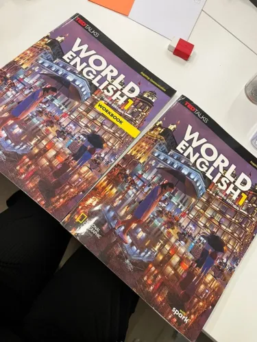 Vendo apostilas de Inglês - World English 1(3rd Edition), National Geographic