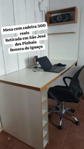 Mesa e cadeira de escritório