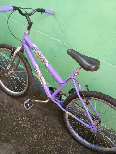Bicicleta feminina ARO 24 sem marcha