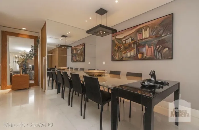 Mesa de jantar com 8 cadeiras