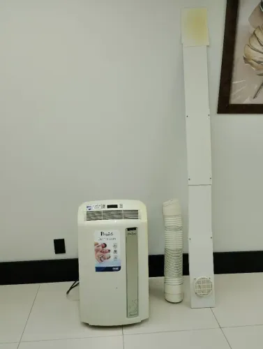 Ar condicionado portátil da marca De' Longhi modelo pinguino PAC An120, 12.000 BTUs 120vt