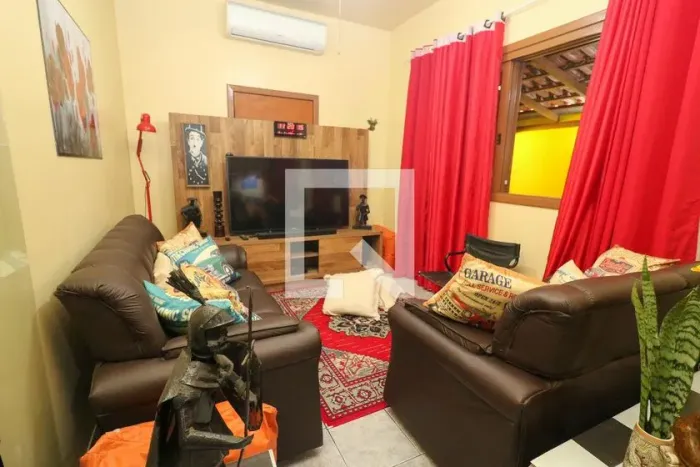 Casa à Venda - Medianeira, 4 Quartos, 126 m2