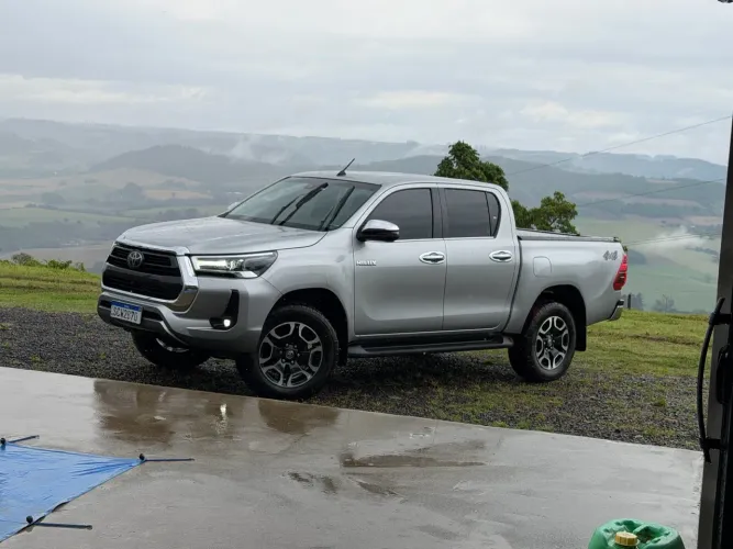 Toyota Hilux CD SRX Limited 4X4 2.8 TDI Die.aut 2023