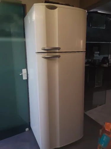 Geladeira dúplex Electrolux degelo seco posso entregar 