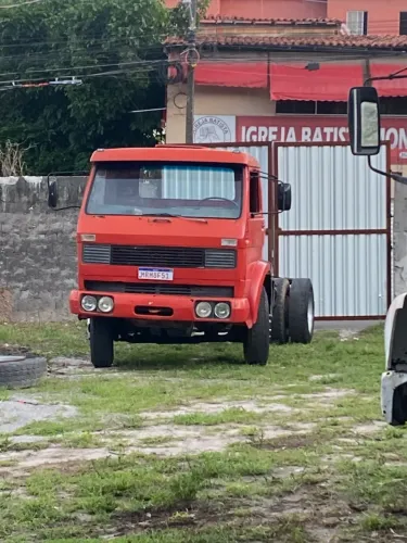 Caminhão toco