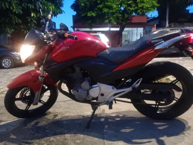 Vende - se CB 300r (2010)
