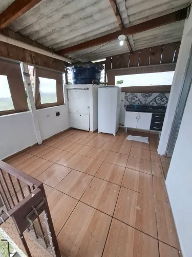 Alugo quarto e cozinha