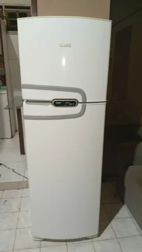 Geladeira duplex semi nova