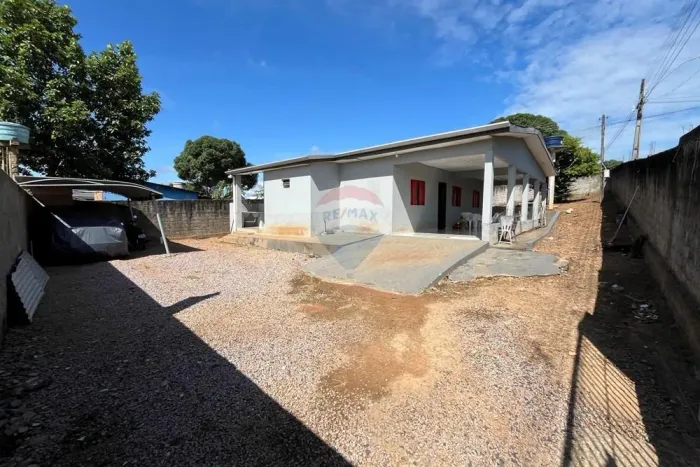 Casa de esquina no Bairro Novo Ji-Paraná com 3 quartos e 1 suíte