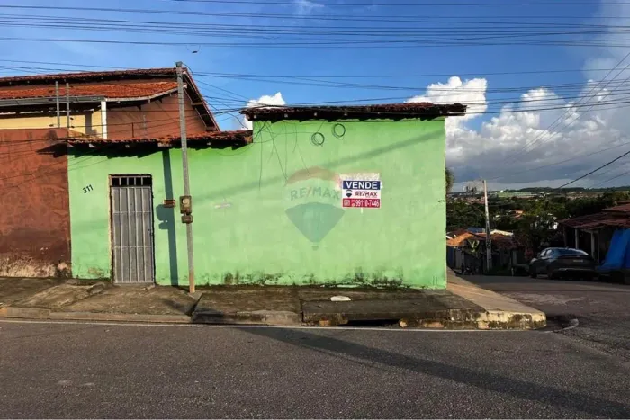 CASA A VENDA NO BAIRRO JADERLÂNDIA
