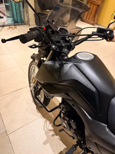 Vendo linda moto 175