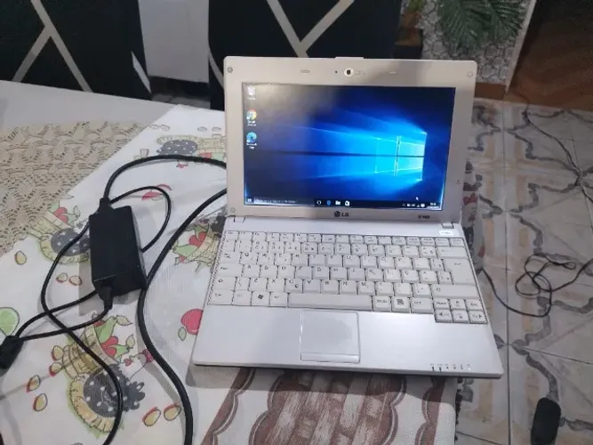 NETBOOK QUEIRA USAR OU RETIRAR PEÇAS ; INTEL ATON 1,60 GZH  , 1GB MEMORIA  160 HD 