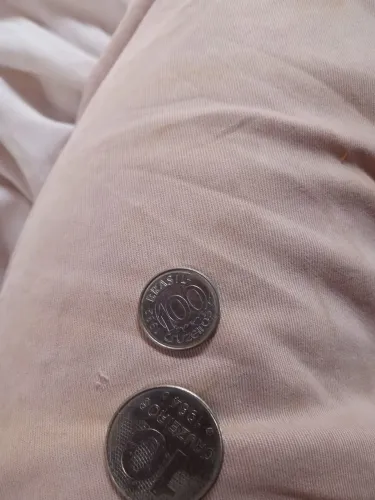 Vendo duas moedas antigas