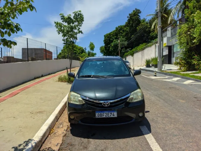 Toyota Etios XLS Sedan 1.5 Flex 16V 4P Mec. 2013
