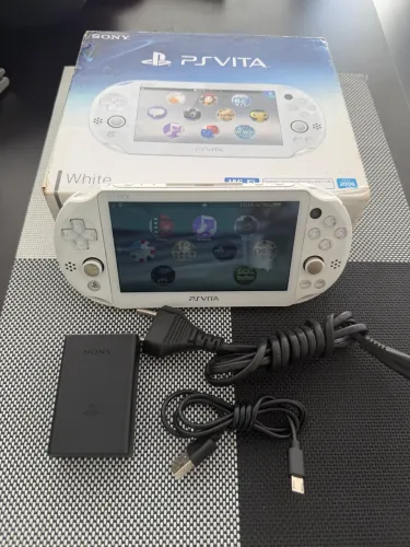 PS VITA Slim Desbloqueado