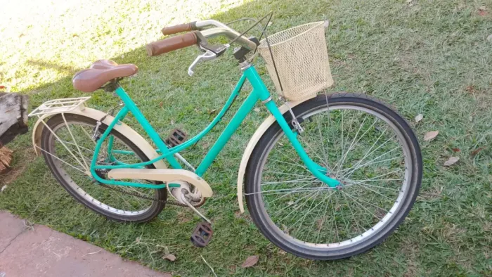Bicicleta ( modelo moderno antigo)