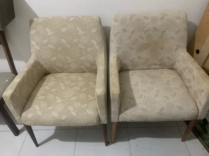 Vendo duas poltronas