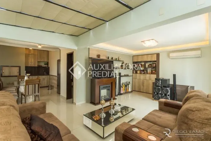 Cobertura 3 quartos em Rio Branco - Porto Alegre - RS