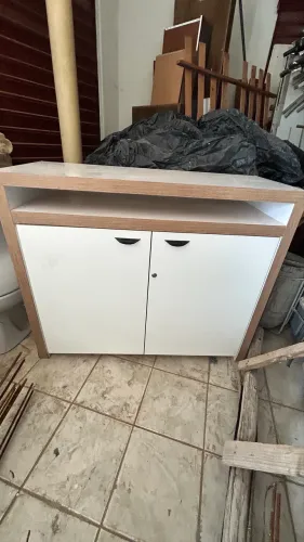 Armário Executivo para Escritório Baixo 2 Portas com Chave Tamburato 