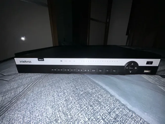 DVR intelbras de 16 canais funcionando perfeitamente com senha de acesso