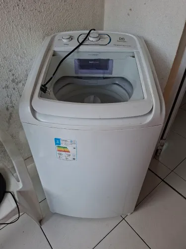 Vendo máquina de lavar de marca ELECTROLUX 11kg  
