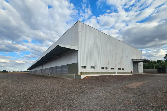 Galpão Logístico para locação com 3000m² pé dir 11 mts, cobertura com 10 docas, pátio de e