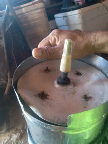 Vendo um corpo de um liquidificador industrial fucionando